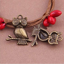 lot de 5 breloques chouettes en m&eacute;tal bronze-01 Pendentif Chouette 