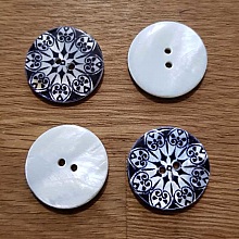 Bouton 2 trous Nacre 25 mm imprim&eacute; N&deg;02