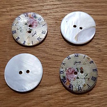 Bouton 2 trous Nacre 25 mm imprim&eacute; N&deg;04