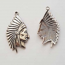 Breloque indien personnage N&deg;02 40 mm