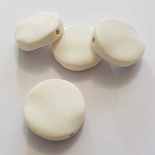 Galet plat r&eacute;sine rond 27 x 8 mm effet cuir Blanc
