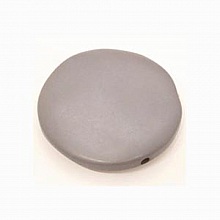 Galet plat r&eacute;sine rond 27 x 8 mm effet cuir Gris Clair