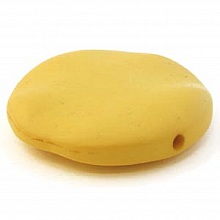 Galet plat r&eacute;sine rond 27 x 8 mm effet cuir Jaune