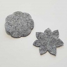 Jolie petite fleur en Feutrine 36 mm N&deg;05-4 x 2 pi&egrave;ces
