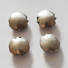 Perle 2 trous en m&eacute;tal argent&eacute; galet 18 mm 04