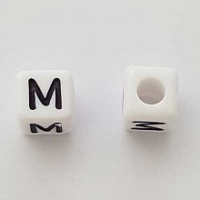 Perle Carr&eacute; Lettre M Blanc Noir 8mm
