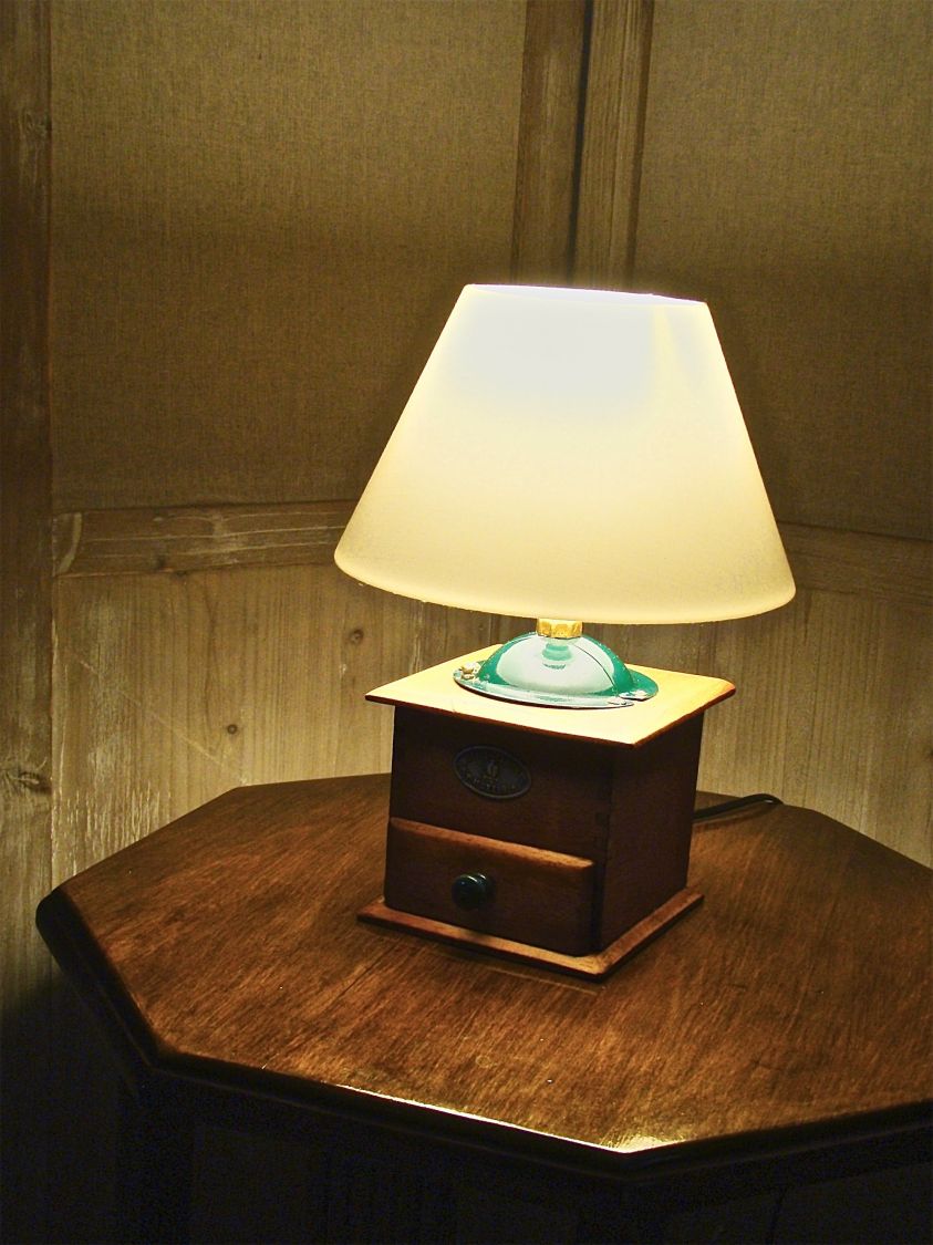 Lampe ancien moulin &agrave; caf&eacute; vert