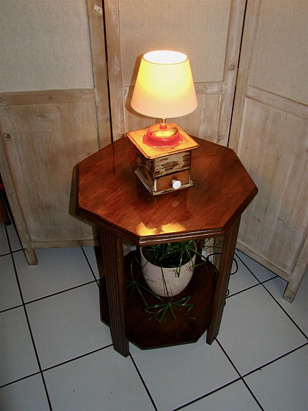 Lampe ancien moulin &agrave; caf&eacute; rouge 