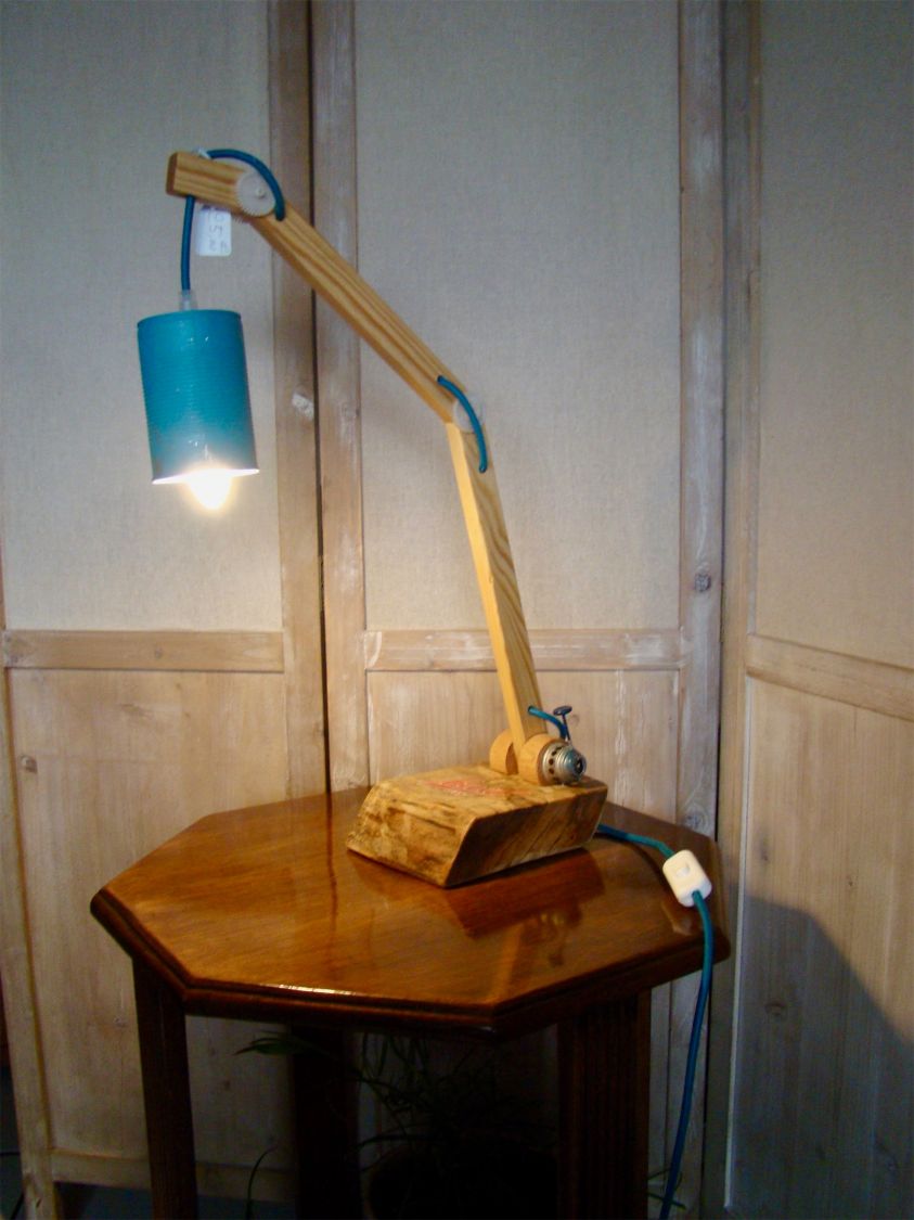 Lampe Badass bleu pour vilain gar&ccedil;on