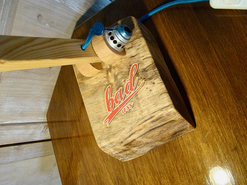 Lampe Badass bleu pour vilain gar&ccedil;on
