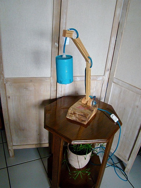 Lampe Badass bleu pour vilain gar&ccedil;on
