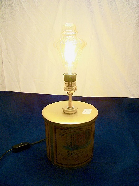 Lampe boite &agrave; biscotte italienne