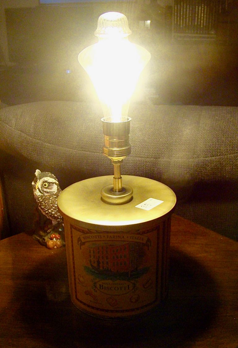 Lampe boite &agrave; biscotte italienne