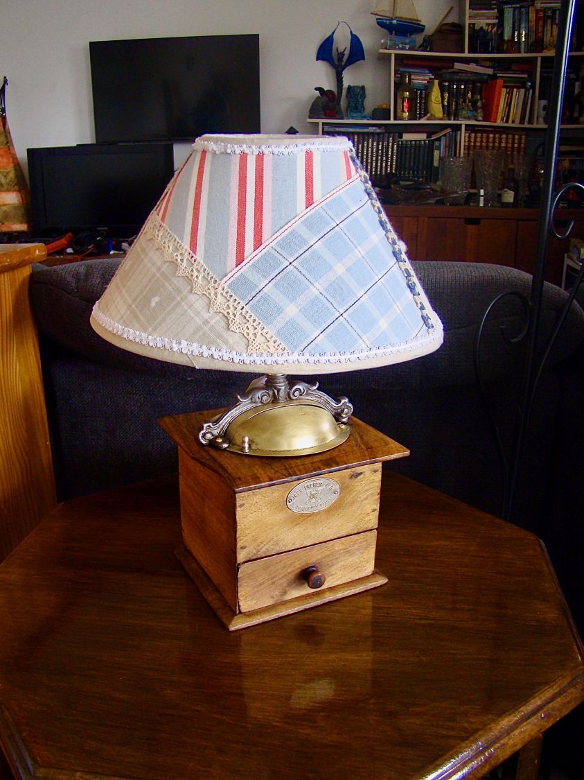 Lampe Moulin &agrave; caf&eacute; champ&ecirc;tre
