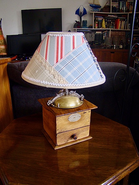 Lampe Moulin &agrave; caf&eacute; champ&ecirc;tre