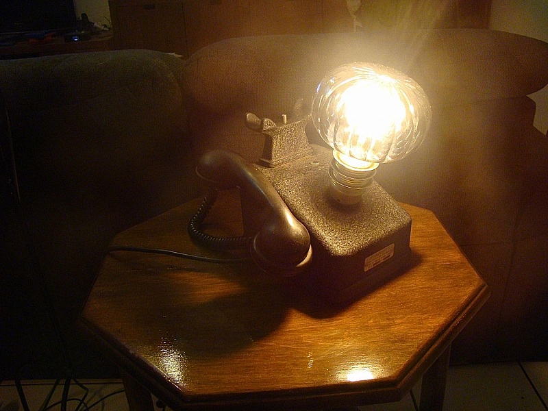 Lampe t&eacute;l&eacute;phone r&eacute;tro steampunk