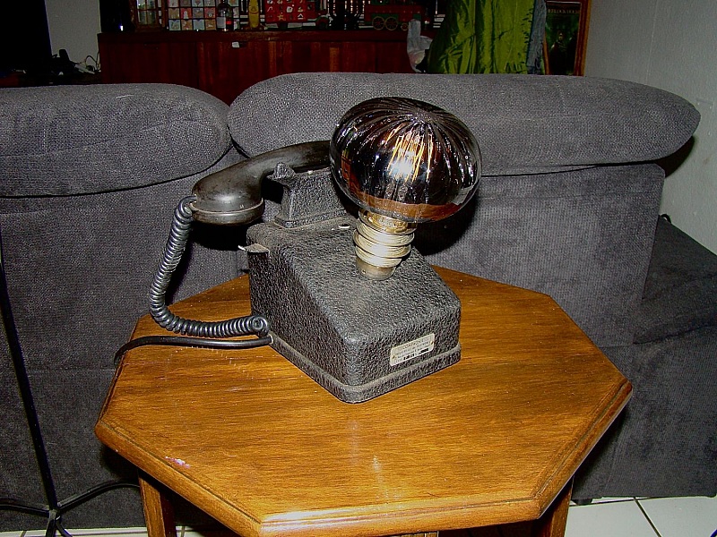 Lampe t&eacute;l&eacute;phone r&eacute;tro steampunk
