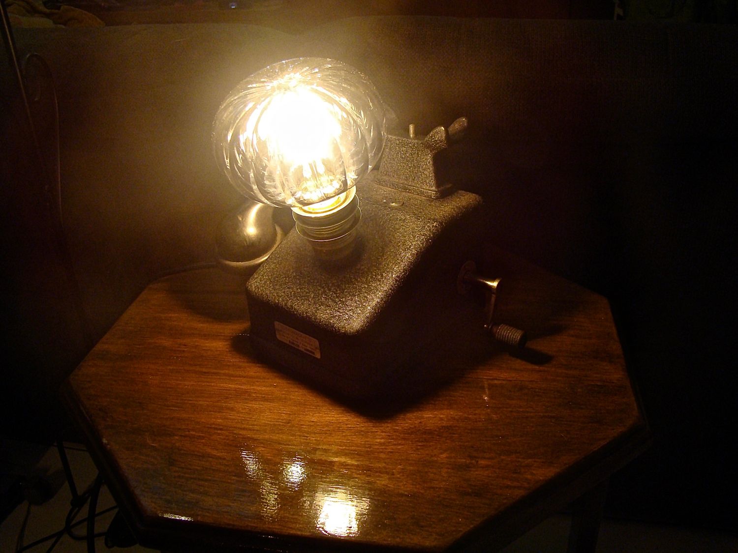 Lampe t&eacute;l&eacute;phone r&eacute;tro steampunk