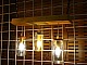 Petit Lustre avec des bocaux et du bois recycl&eacute;s.
