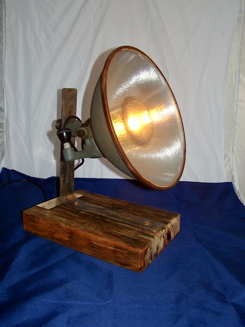 PROJECTEUR INDUSTRIEL VINTAGE RECYCL&Eacute;