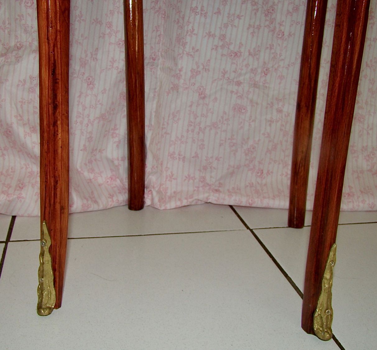 Tempus Fugit petite commode d'appoint 