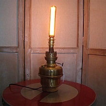 Lampe &agrave; p&eacute;trole en laiton style EDISON 