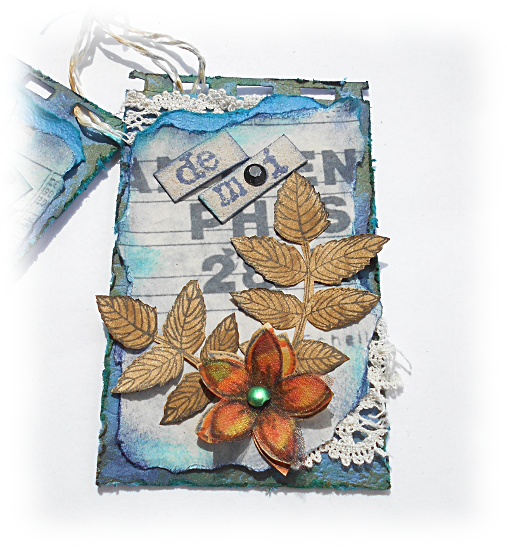 Card alt&eacute;r&eacute;e scrap&eacute;e vintage shabby fond bleu et fleur orang&eacute;e, f&ecirc;te, anniversaire, cadeau