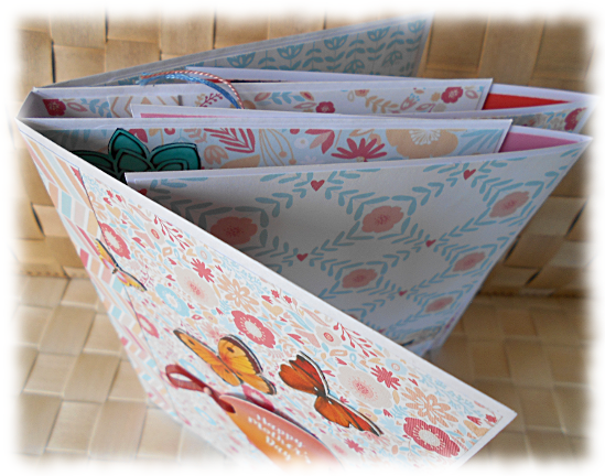 Carnet, album, recueil de po&egrave;mes fleurs d'&eacute;t&eacute; "Happy Mother's day" multicolore bleu rose en papier carton