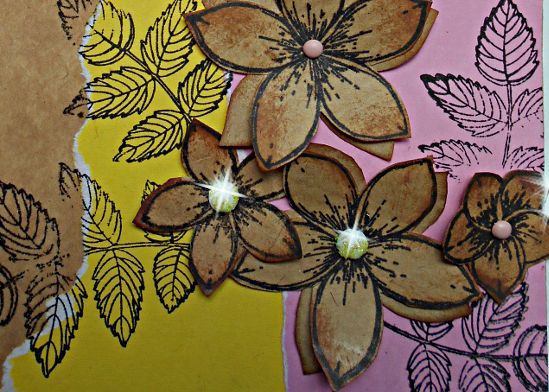 Carte de Joyeux Anniversaire au f&eacute;minin combo fleurie jaune marron rose
