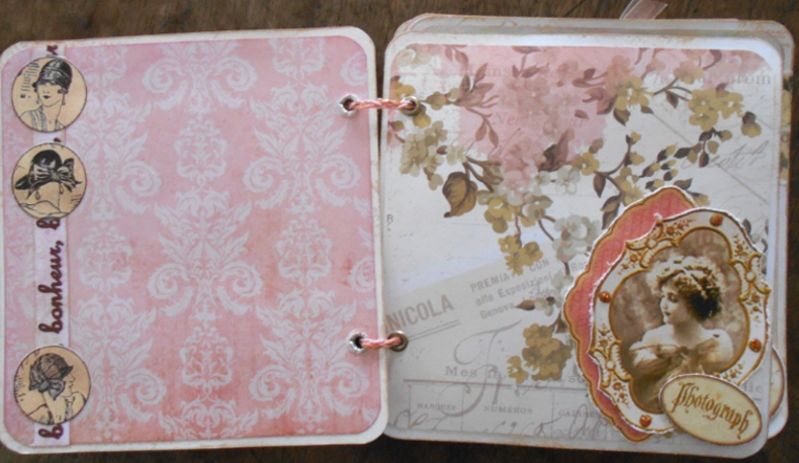Mini album, grimoire R&eacute;tro "Maman" aux fleurs romantiques shabby rose et beige