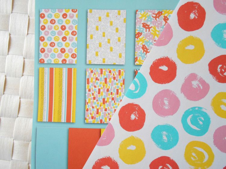 Pr&eacute;sentoir,  porte cartes de visite, &eacute;tui flashy multicolore, bleu, rose, jaune 