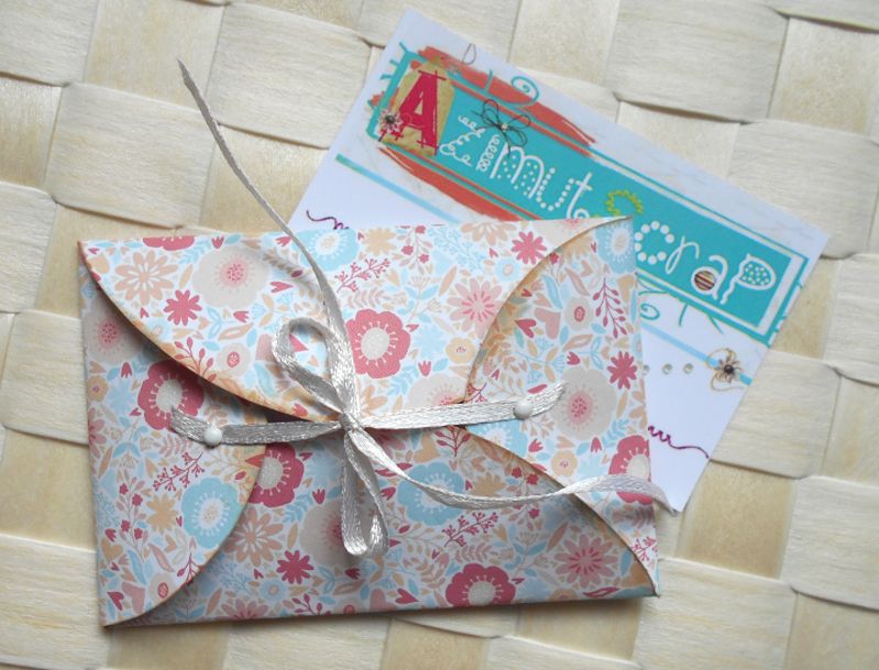 Pr&eacute;sentoir,  porte cartes de visite, &eacute;tui fleurs printemps multicolore, bleu, rose, beige
