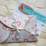Pr&eacute;sentoir,  porte cartes de visite, &eacute;tui fleurs printemps multicolore, bleu, rose, beige