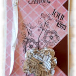 Carte pour Aimer jour apr&egrave;s jour et offrir du bonheur aux couleurs tendres vieux rose marron