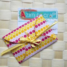 Pochette &agrave; cartes en papier int&eacute;rieur uni rose ext&eacute;rieur motif jaune rose blanc  toujours disponible sur soi