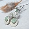 boucles d'oreilles beige couleurs tendance de mode et vert amande avec perles faite &agrave; la main 