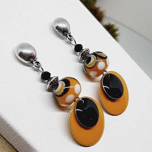 boucles oreilles magnifique jaune d'or et noir id&eacute;al tenue luminseuse hiver