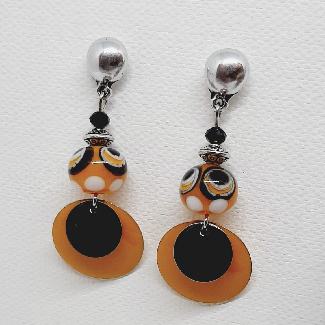 boucles oreilles magnifique jaune d'or et noir id&eacute;al tenue luminseuse hiver