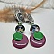 boucles d'oreilles pour oreilles perc&eacute;esvertes et violet couleurs originales et maruage parfait sur des perles en verre