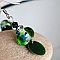 boucles d'oreilles vert fonc&eacute; pour oreilles perc&eacute;es avec pendentif en verre fil&eacute; faite &agrave; la main