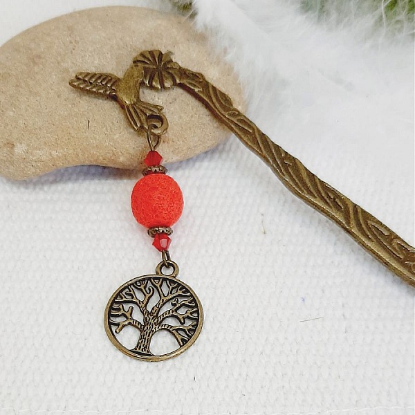marque pages pendentif arbre de vie couleur bronze  &agrave; parsonnaliser avec perle rouge artisanale 