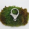 porte cl&eacute; argent&eacute; symbole arbre de vie et perlenoire coquelicot originale faite &agrave; la main