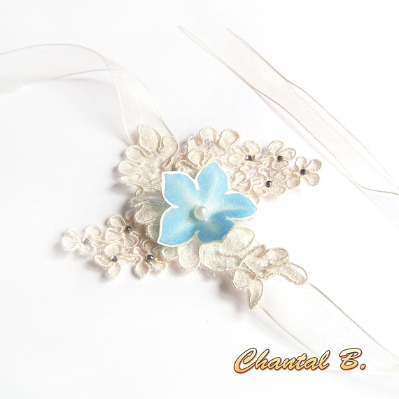 Bracelet dentelle ivoire fleur de soie et strass manchette de mariage