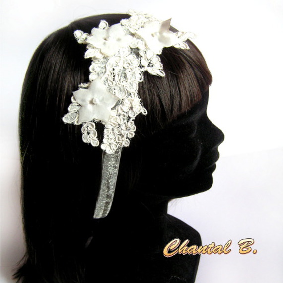 bijou de cheveux mari&eacute;e ivoire dentelle Calais fleur de soie strass