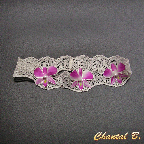 Bracelet orchid&eacute;e de soie guipure blanche mariage