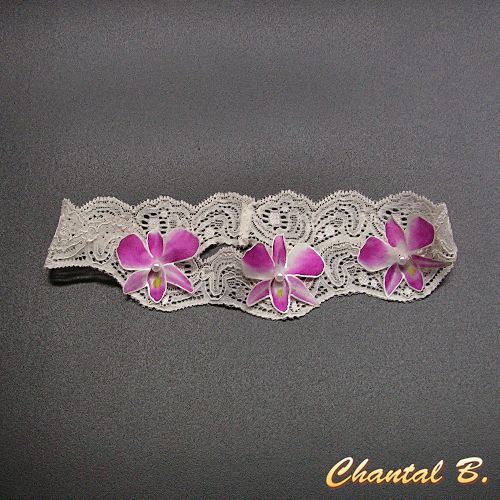 Bracelet mari&eacute;e orchid&eacute;e de soie rose peinte sur guipure  