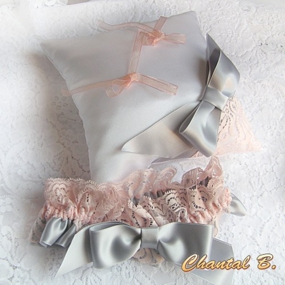 jarreti&egrave;re mariage romantique satin gris dentelle saumon Graziella
