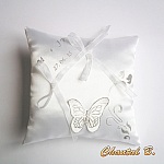 coussin mariage porte alliances th&egrave;me papillon blanc et argent