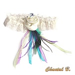 jarreti&egrave;re mariage dentelle ivoire plume de paon et fleur de satin