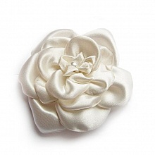 fleur de satin ivoire et perle nacr&eacute;e faite main pour accessoire mariage